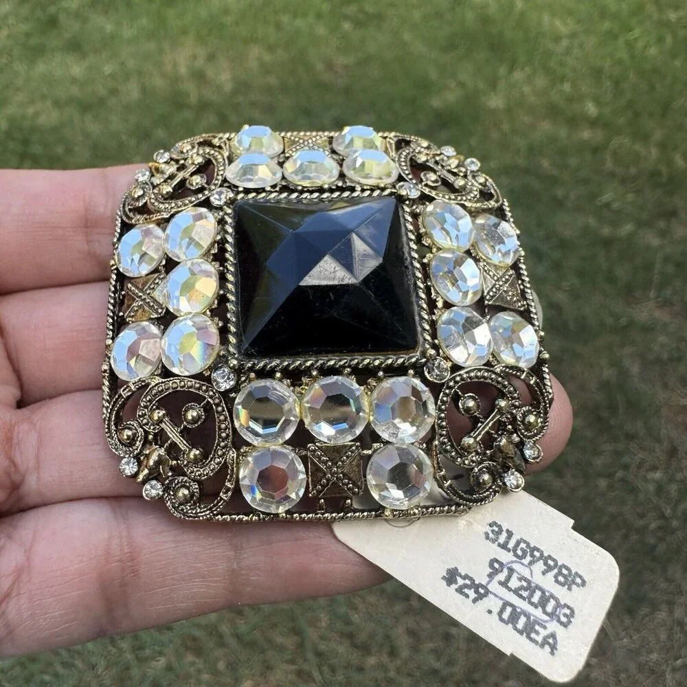VTG Brooch Pin‎ 2 Inch Black Glass Cab Clear Rhinestones Gold Tone Filigree NWT